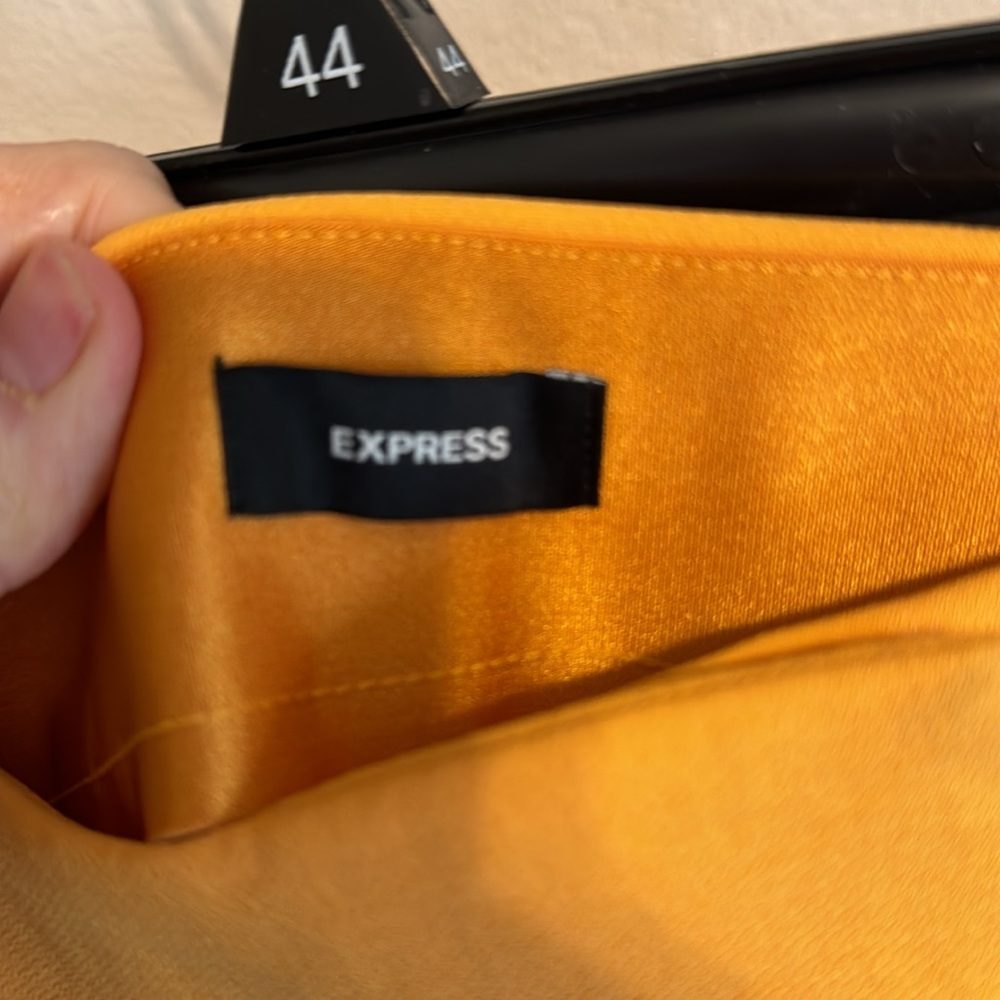 Express High Waisted Soft,Flowy Pant. Size 10 Reg… - image 3